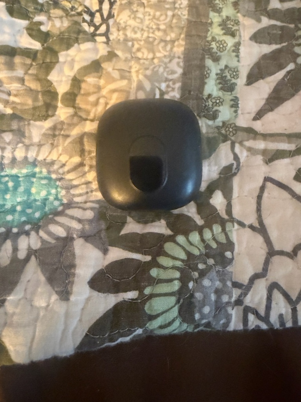 Black Wireless Earbud Charging Case - Compatible Bluetooth Accessory